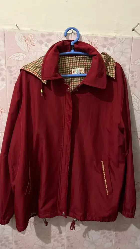 Jaket Hoodie Merah Kotak-kotak