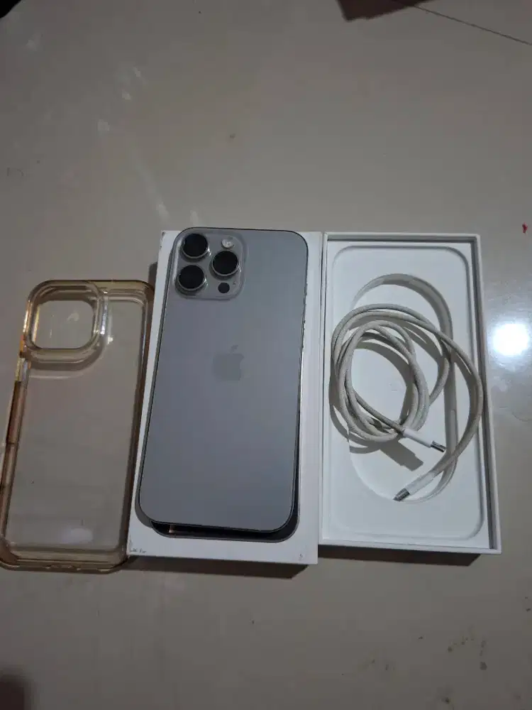 Iphone 16 pro max 256gb garansi ibox BH 100%