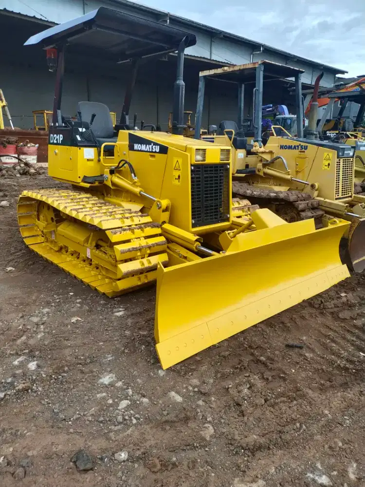 Bulldozer Komatsu D21P-7E Tahun 2025