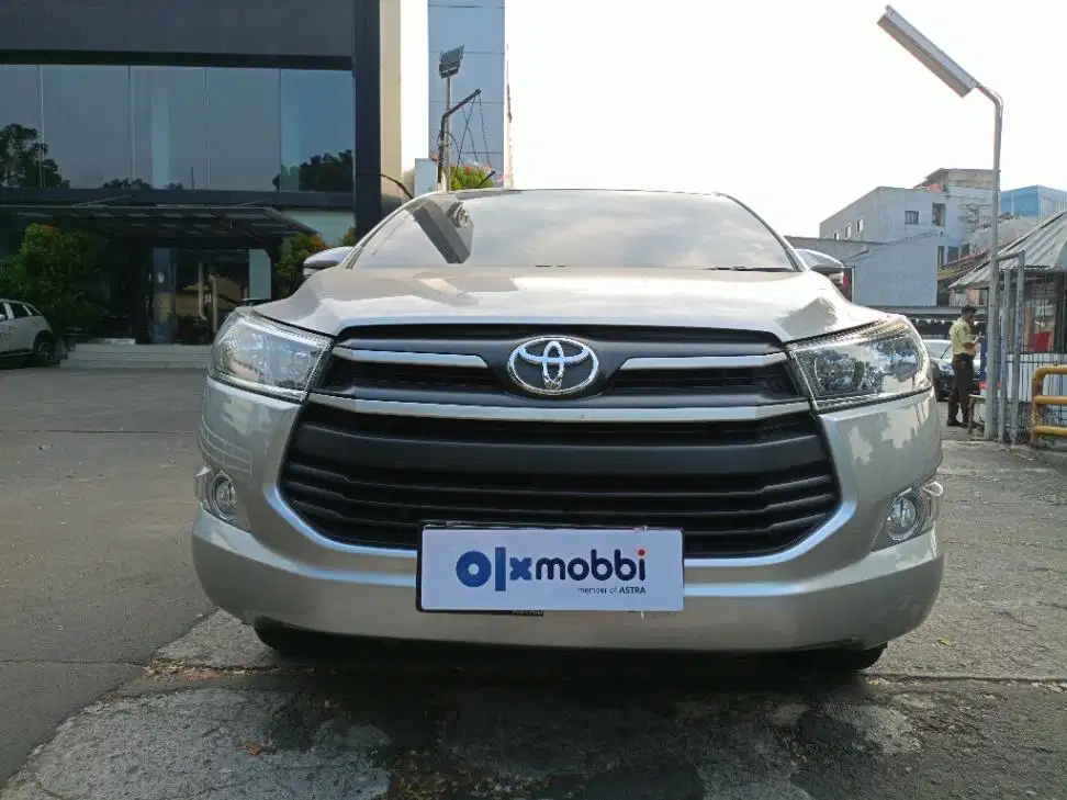 DP MURAH Toyota Kijang Innova 2.0 G Bensin-MT 2017 Silver C8PWF