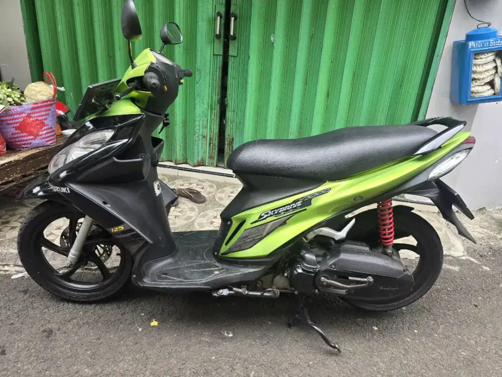 DIJUAL CASH SUZUKI SKYDRIVE THN 2012 PAJAK TELAT BULAN SIAP PAKAI