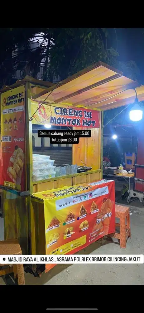 Penjaga Warung Cireng kaki 5 jam 15.00-22.00