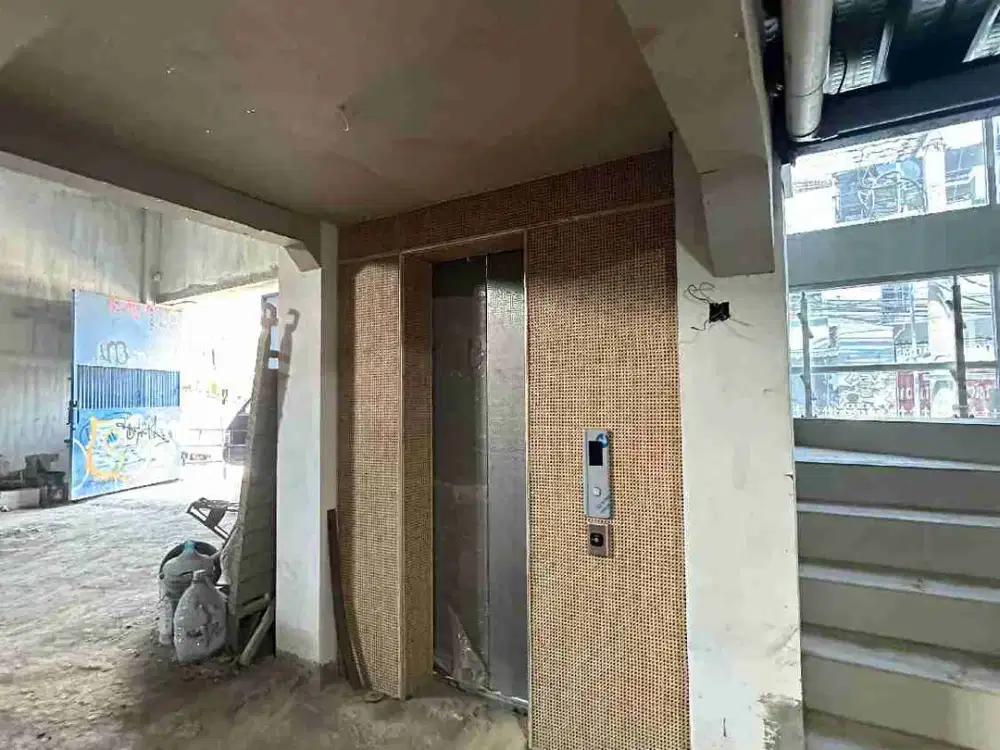 Jual kost premium dan tempat usaha