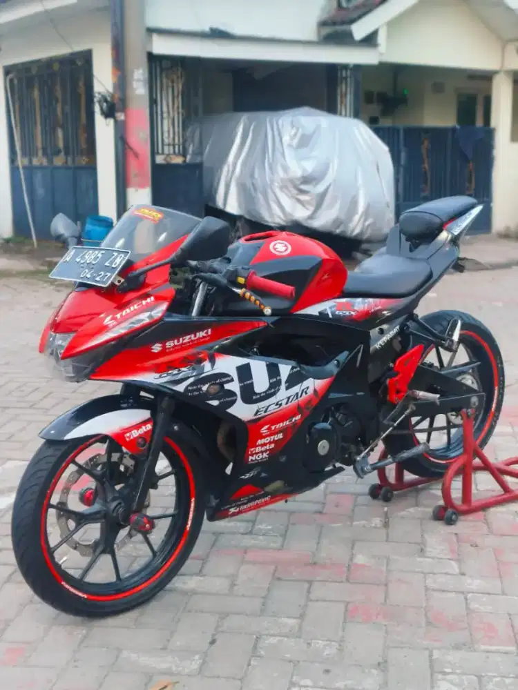 Suzuki GSX 150R 2017