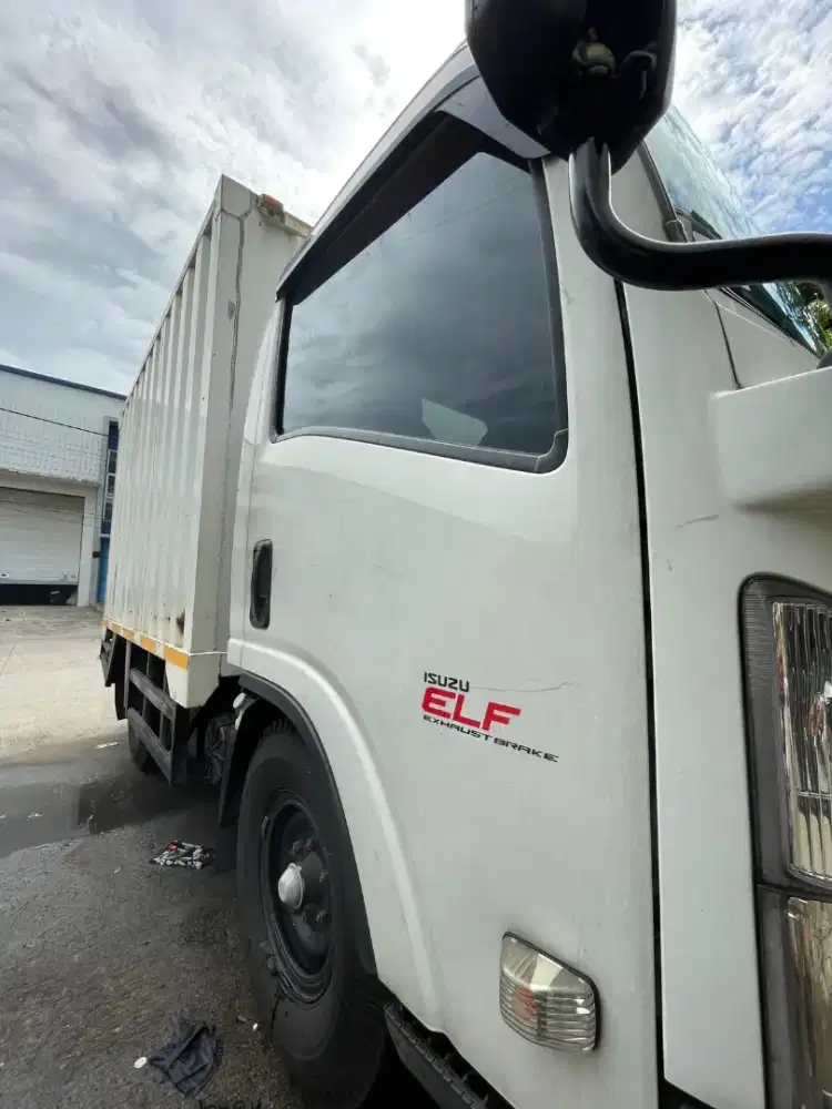 ISUZU NLR55TX jual harga bersahabat (bukan dealer)