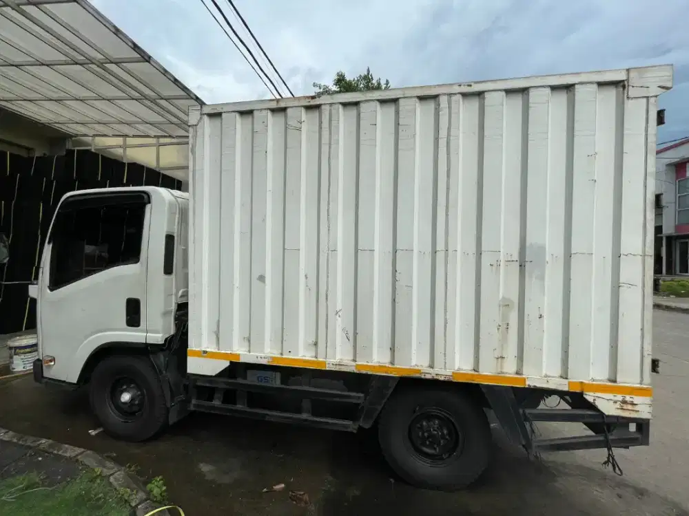 ISUZU NLR55TX jual harga bersahabat (bukan dealer)