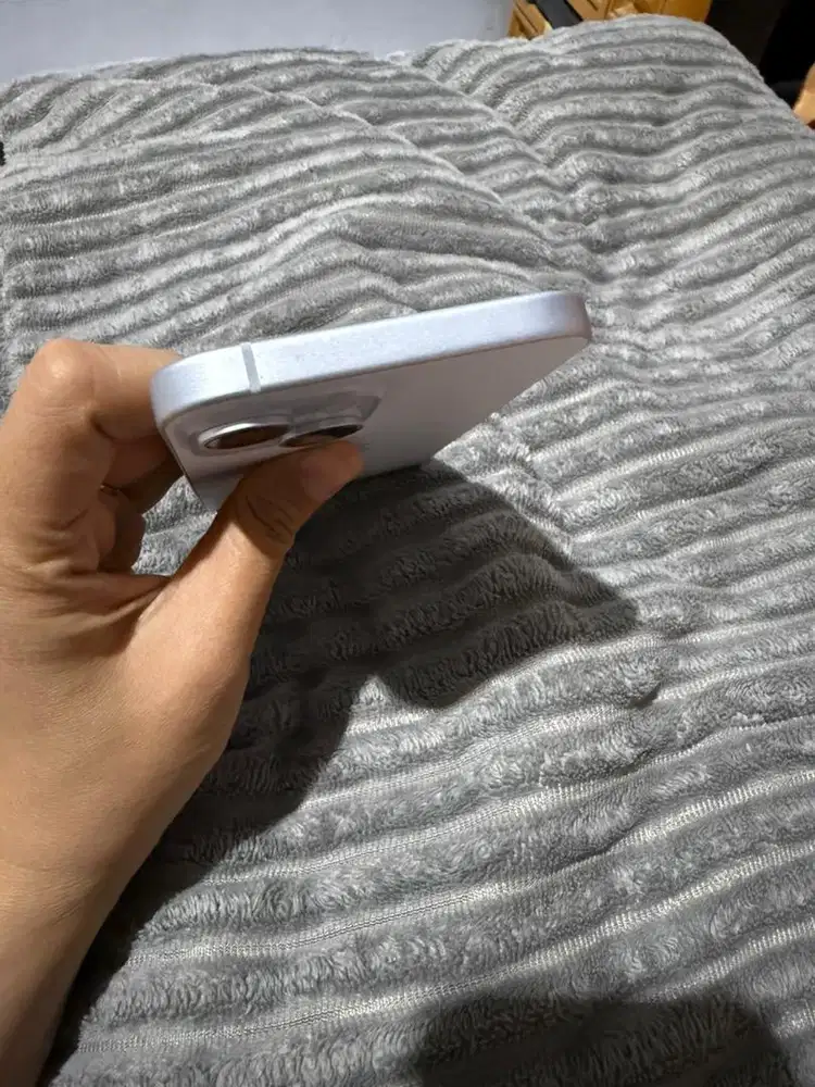 Iphone 15 basic 128gb ibox pemakaian pribadi mulus