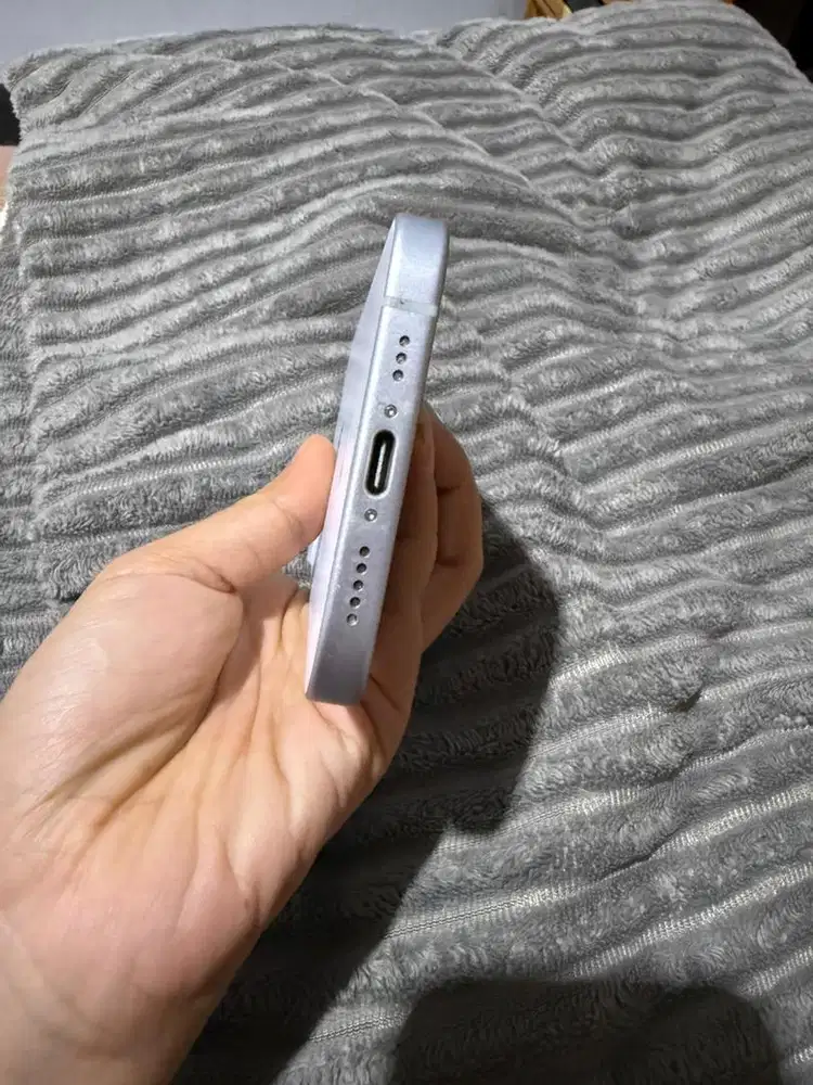 Iphone 15 basic 128gb ibox pemakaian pribadi mulus