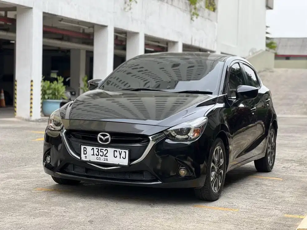 MAZDA 2 R AT SKYACTIV 2014 HITAM KM 91rb