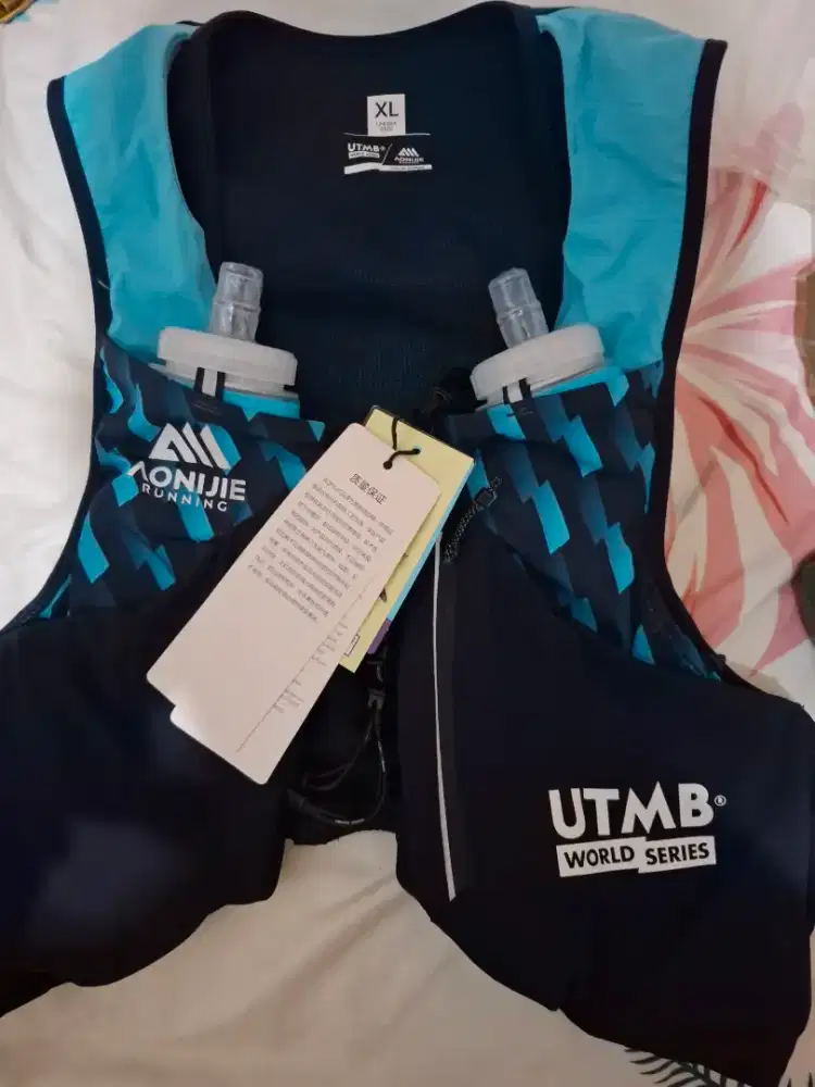 Trail Running Vest Aonijie by UTMB