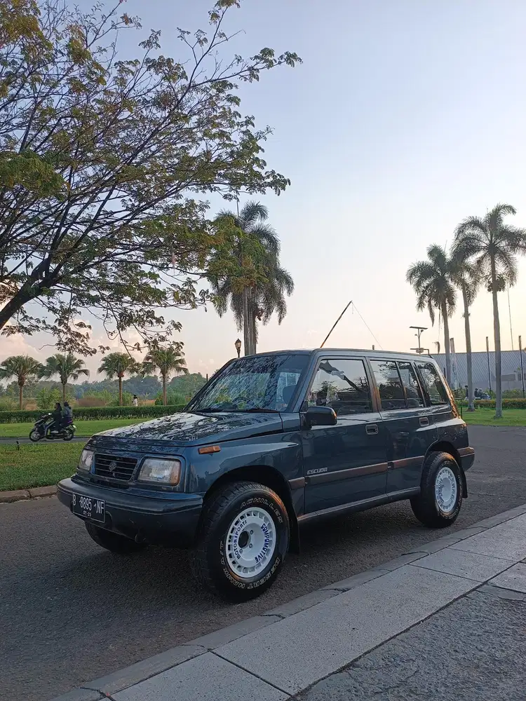 Suzuki Escudo JLX Full Original Antik dan Terawat