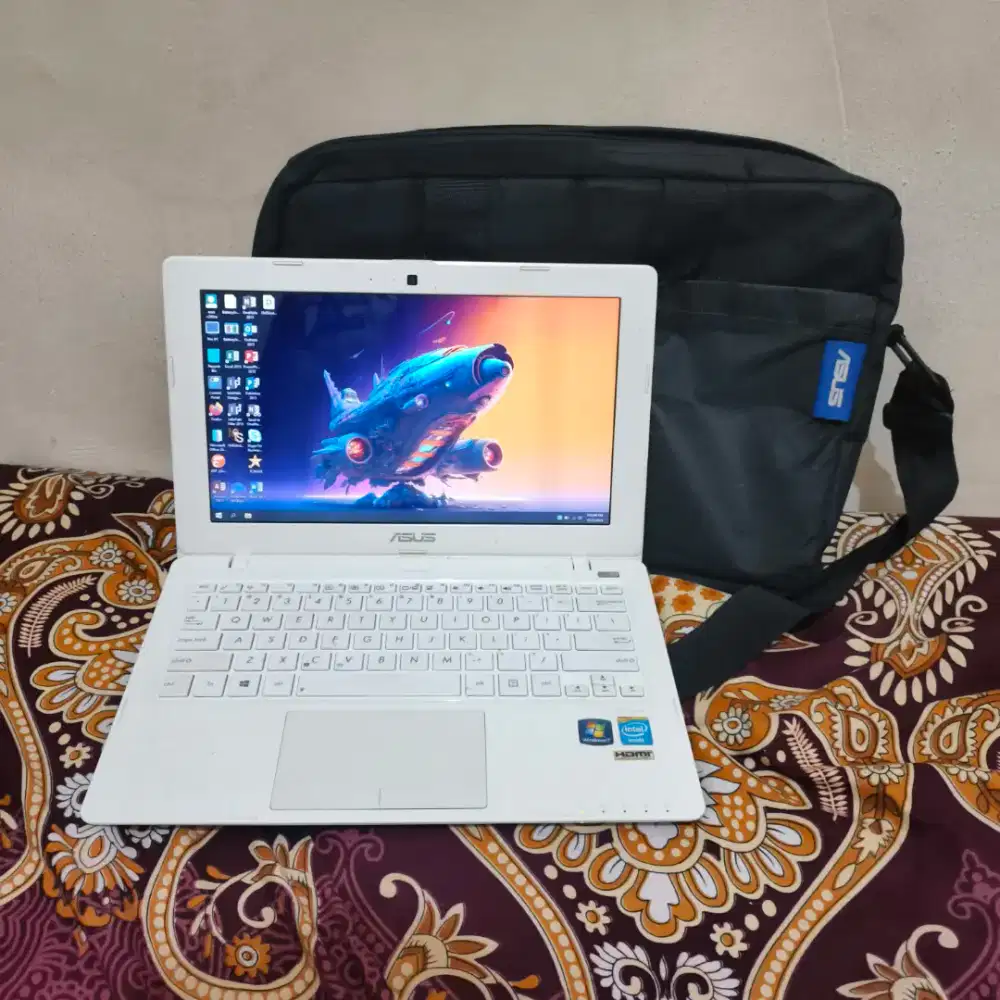 LAPTOP ASUS X200CA RAM 2GB SSD 250GB LAYAR 12 INCH SLIM