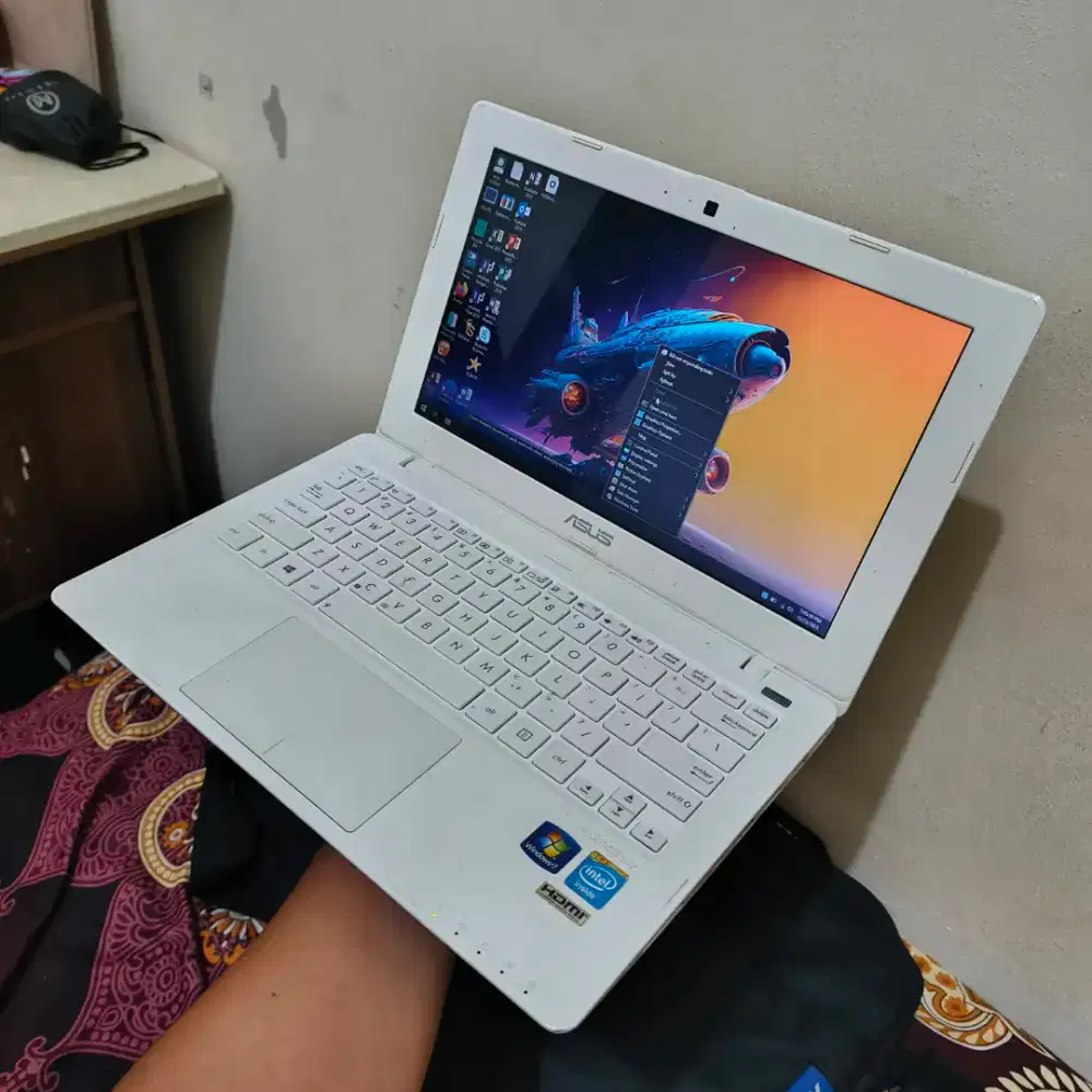 LAPTOP TIPE ASUS X200CA RAM 2GB SSD 250GB LAYAR 12 INCH SLIM