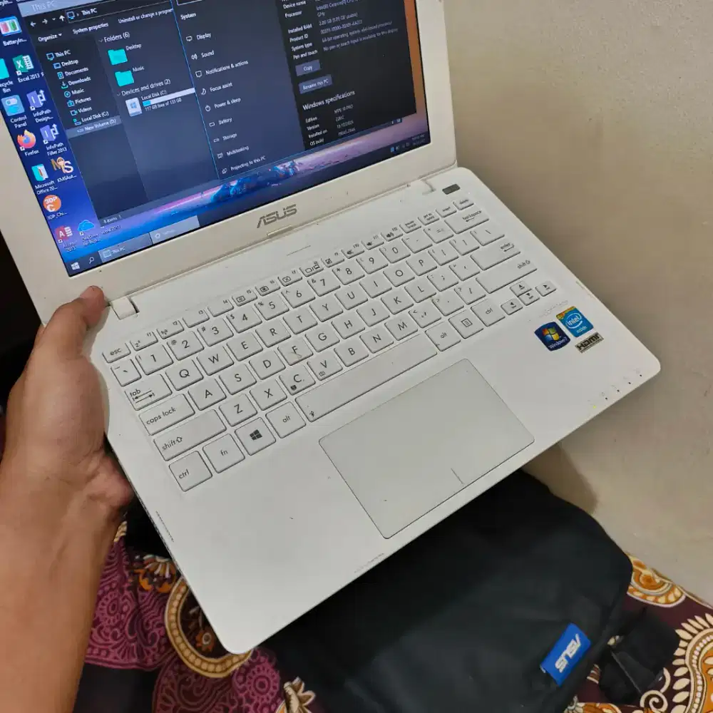 LAPTOP MEREK ASUS X200CA RAM 2GB SSD 250GB LAYAR 12 INCH SLIM