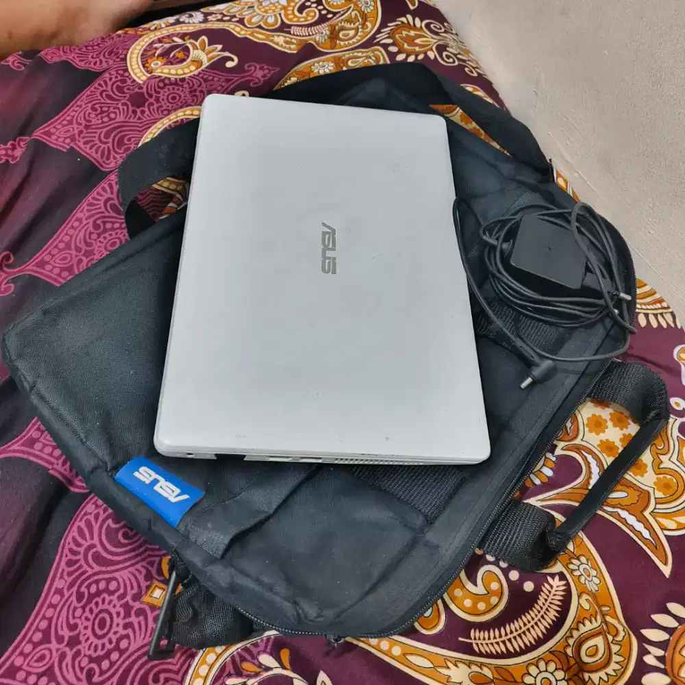 LAPTOP MURAH ASUS X200CA RAM 2GB SSD 250GB LAYAR 12 INCH SLIM