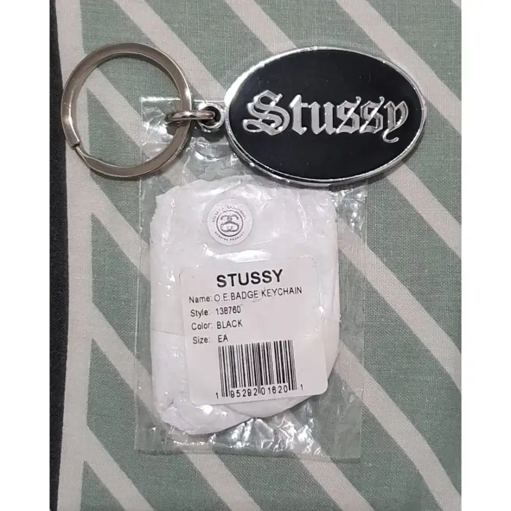 Stussy stussy badge keychain gantungan kunci original
