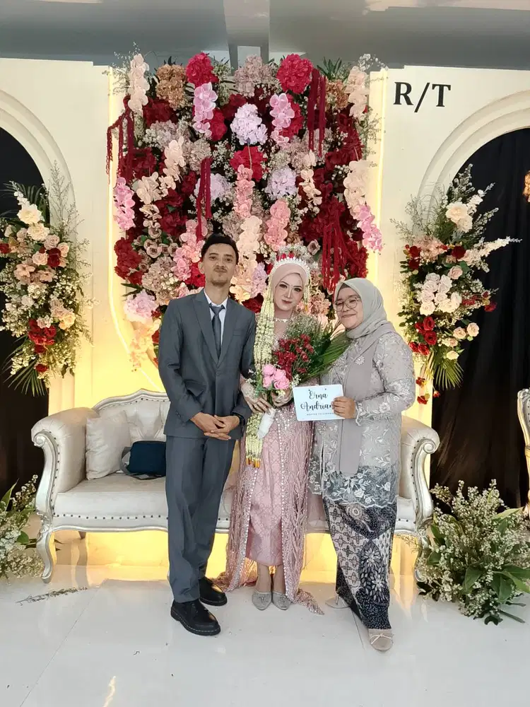 Lamaran, akad nikah, resepsi pernikahan