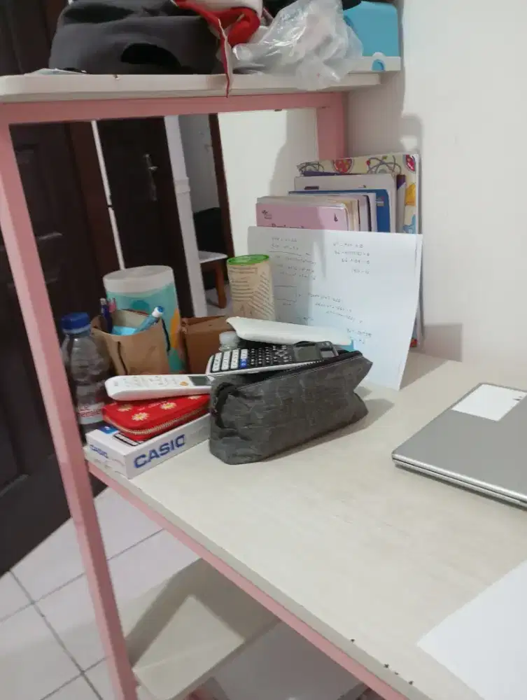 Meja belajar anak perempuan INFORMA