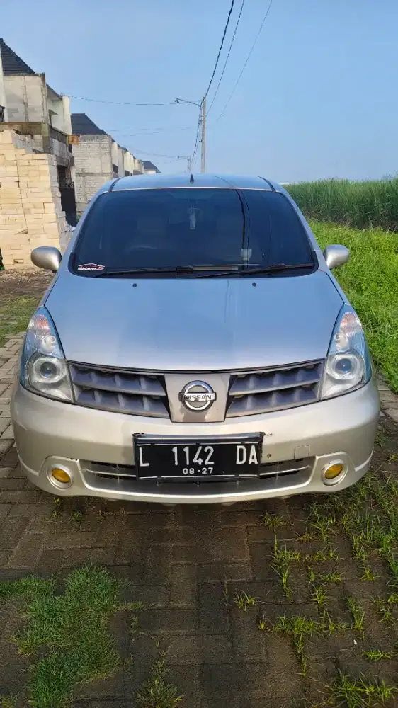 DIJUAL CEPAT NISSAN GRAND LIVINA
