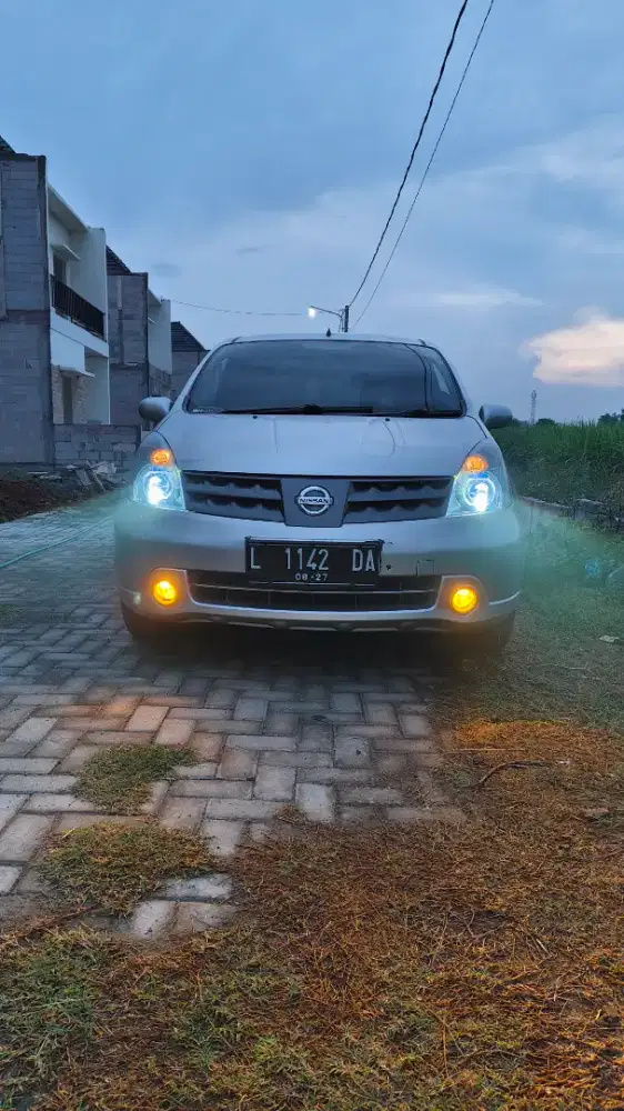 DIJUAL CEPAT NISSAN GRAND LIVINA