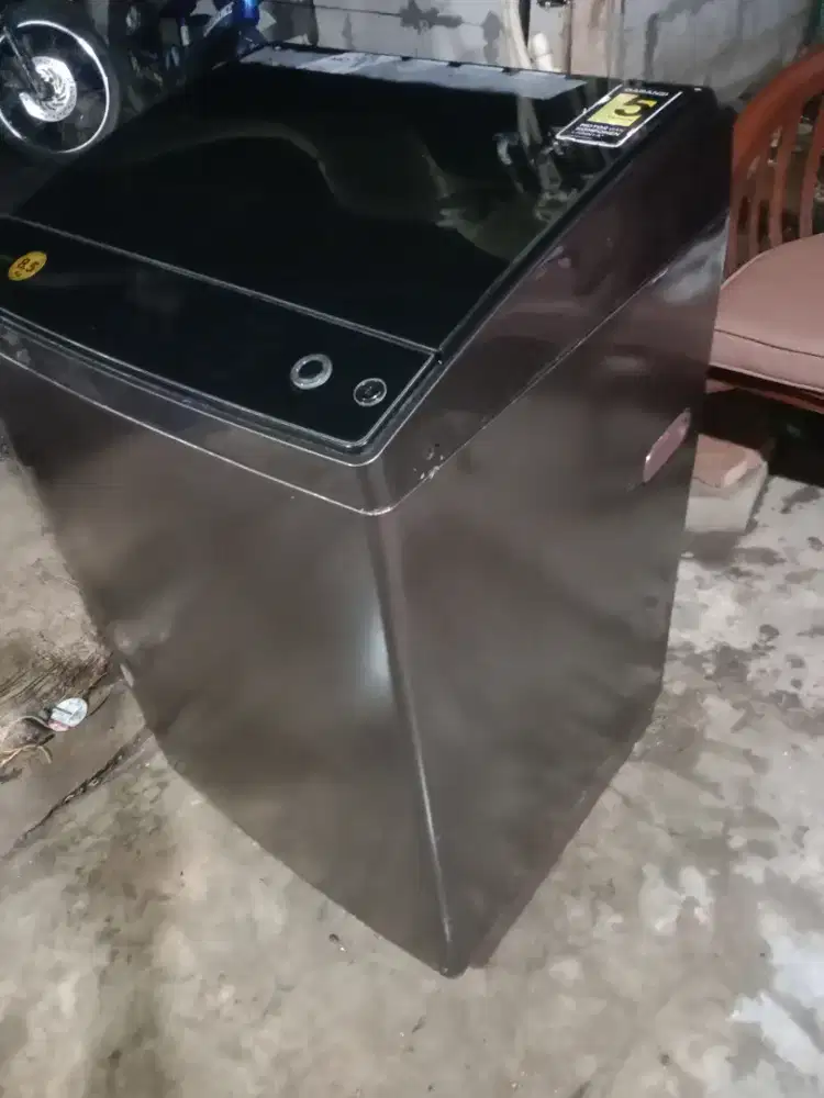 Mesin cuci Polytron kapasitas 8,5kg Full otomatis