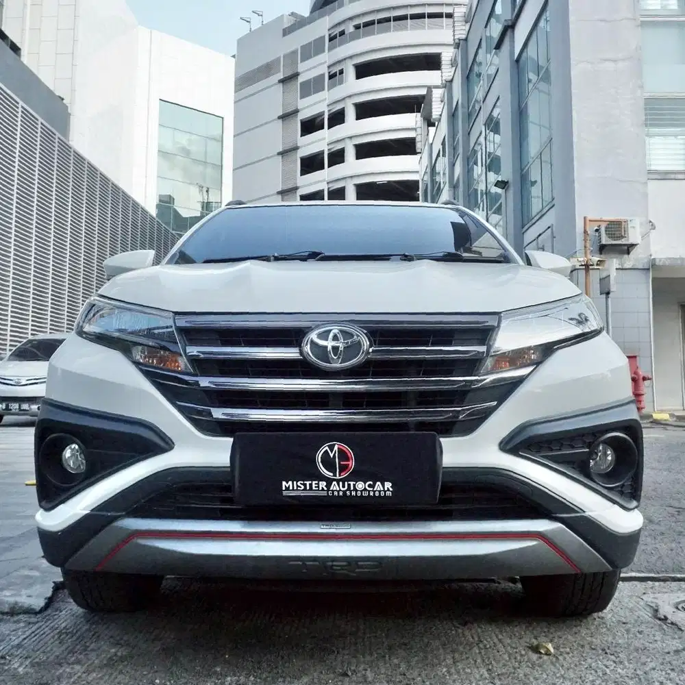 TOYOTA RUSH 1.5 TRD SPORTIVO AT 2020 PUTIH
