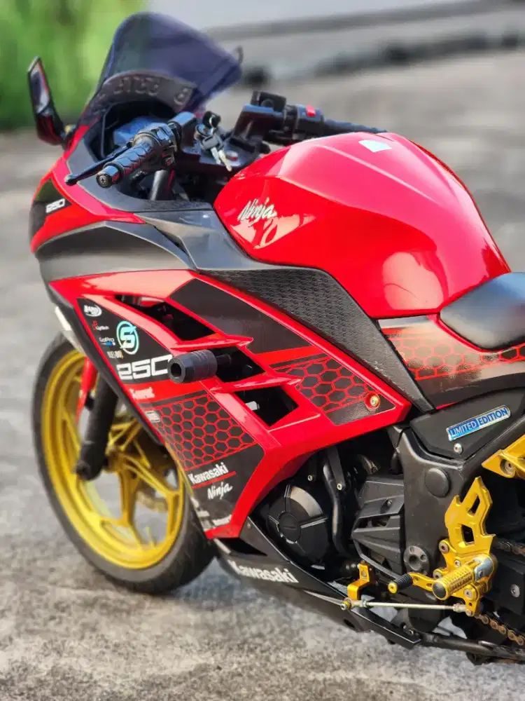 Kawasaki Ninja 250 Merah