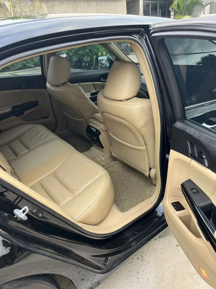 Honda Accord 2011 Bensin