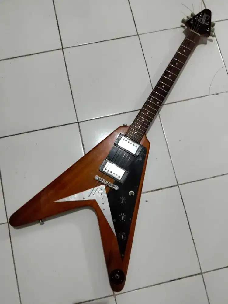 Gitar flying v gibson