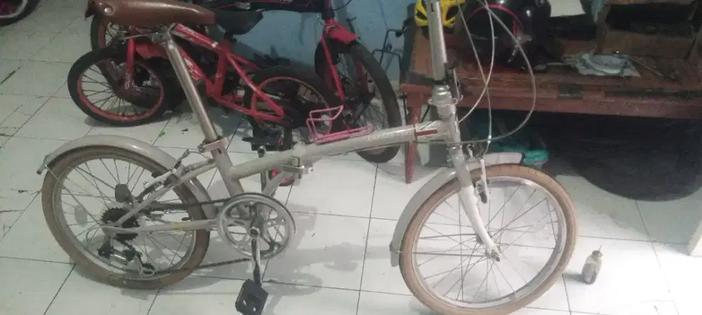 Sepeda lipat London taxi UK 20