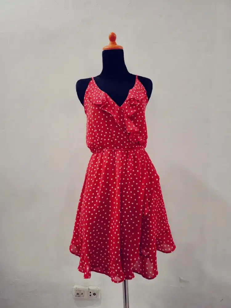 Thrifting / baju second pribadi dress pesta merah polkadot sleeveless
