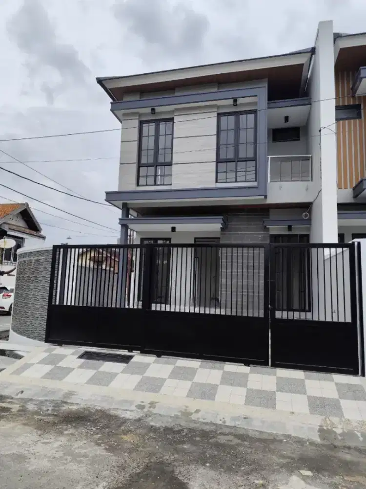 BARUK-BISA KPR‼️Jual Rumah Baru dekat Ubaya,Raya merr