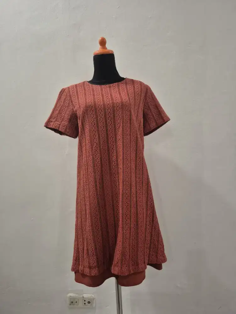 Thrifting / baju second dress orange brukat kantor