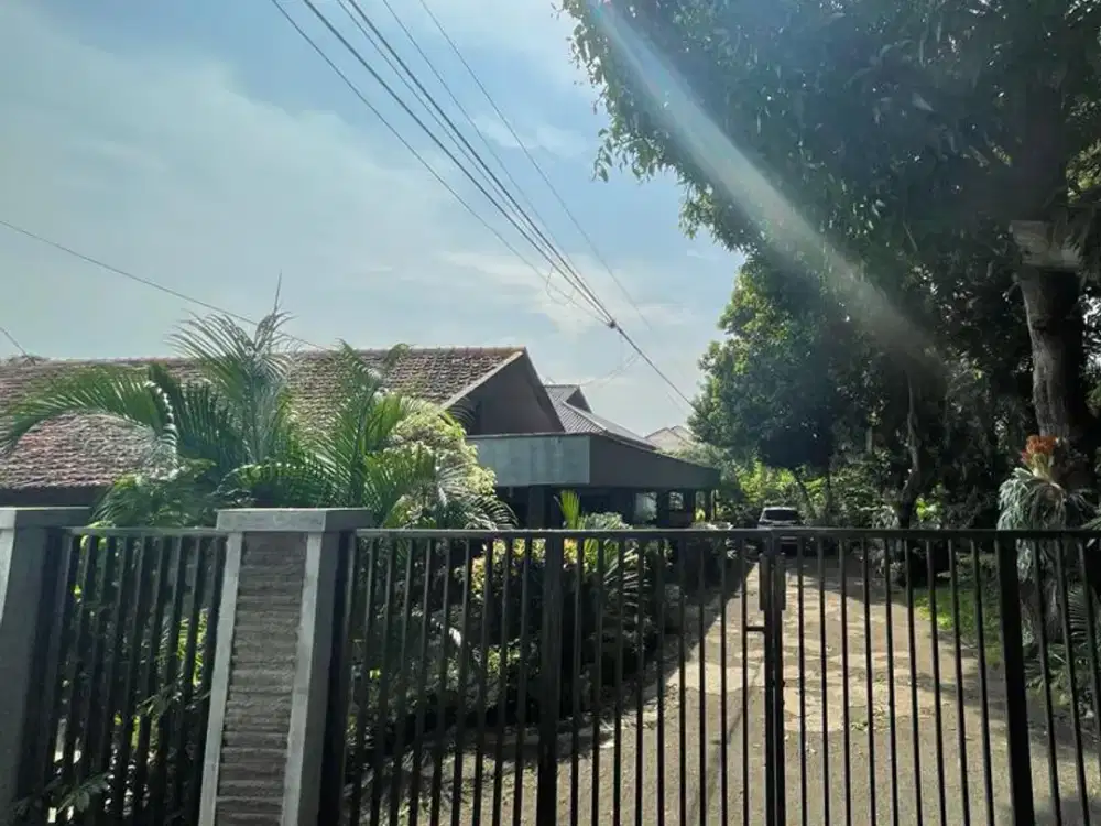 Rumah di Jl. Jatisari (Persis di sebrang MCD Jati Padang - Jaksel)