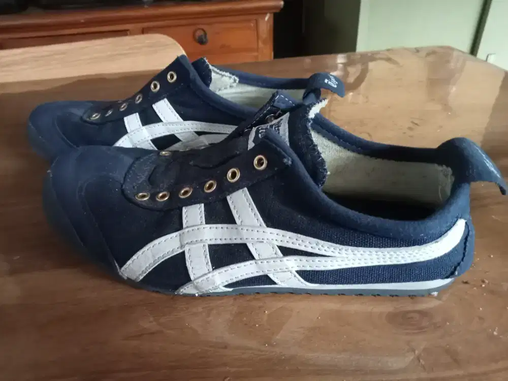 PRELOVED Onitsuka Tiger
Ori sneaker women, No 38, COD Cijantung Dsk