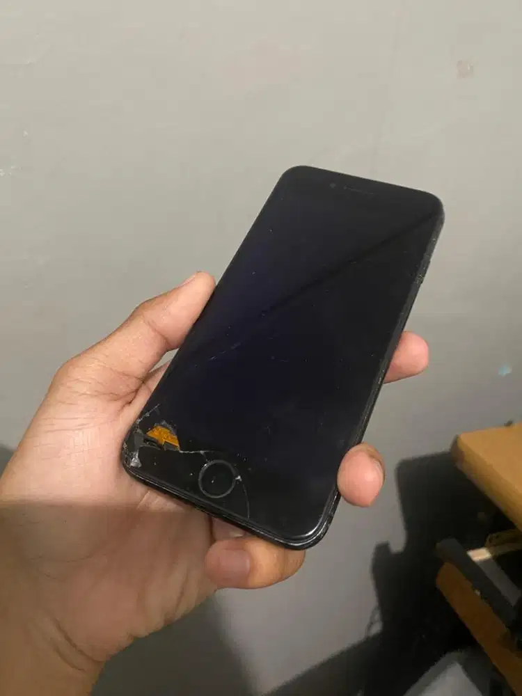 iPhone 7 Black 32 GB ex iBox Matot