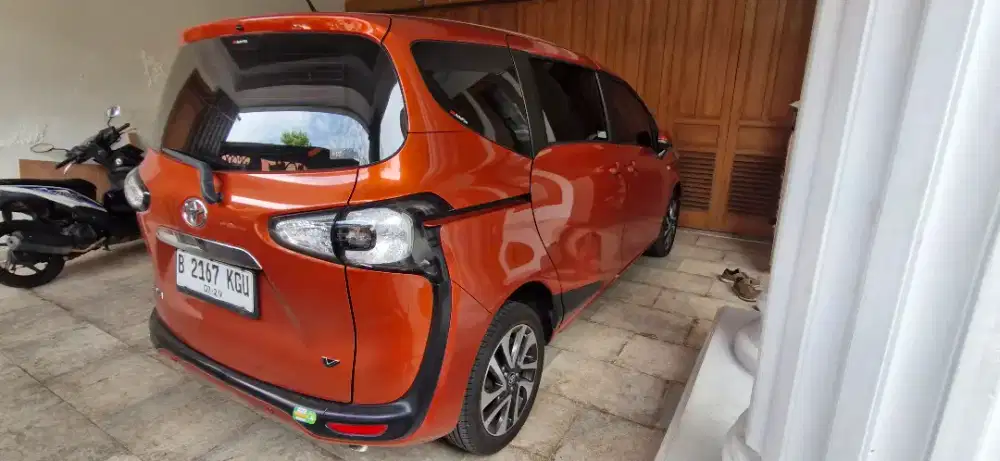 Toyota sienta 2016 matic type v