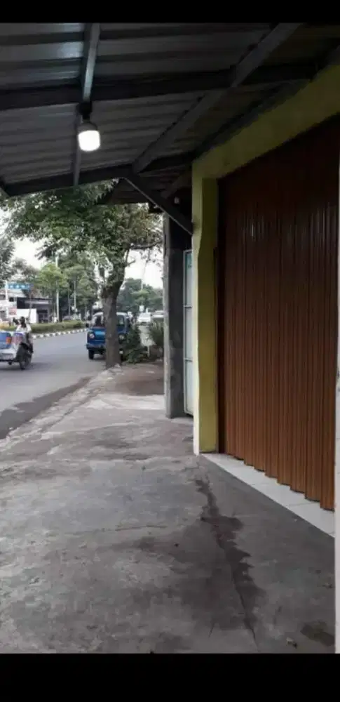 TOKO DAN RUMAH PINGGIR JALAN SOEKARNO HATTA SEMTIM
