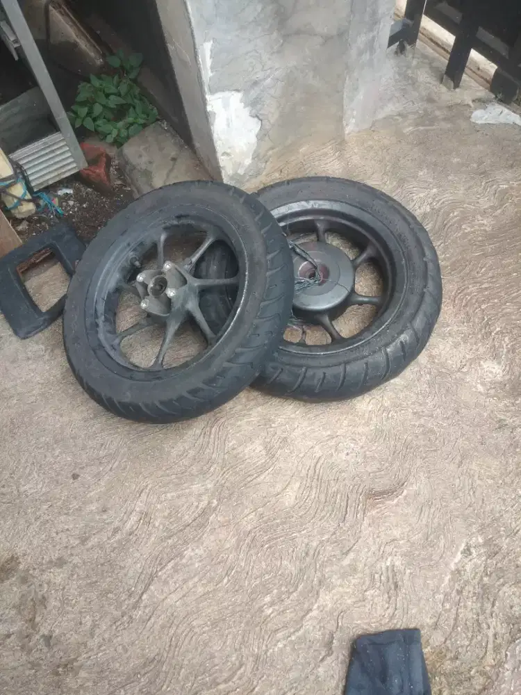 Jual sepasang roda Genio Scoopy ring 12