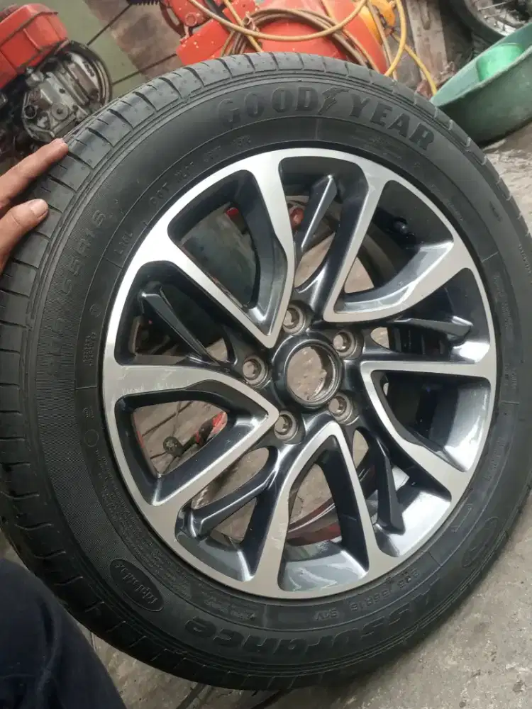 Velg ban Wuling Cortez ada 4