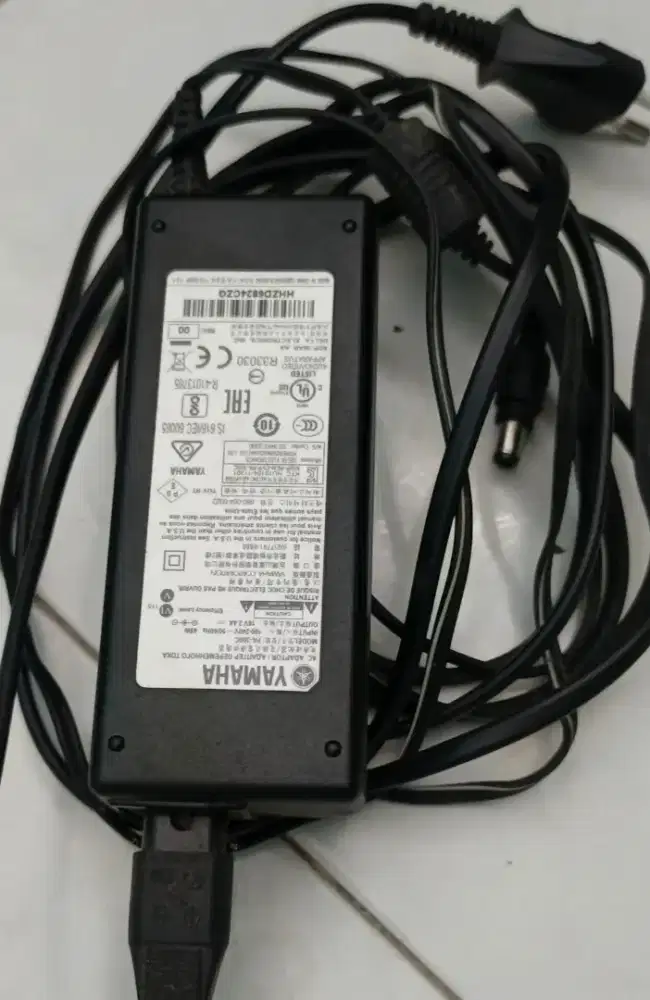 dijual Adaptor Asli Original Adapter keyboard piano Yamaha psr s775 AS