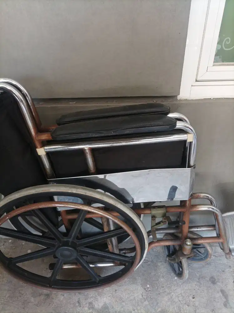 KURSI RODA MEDIS