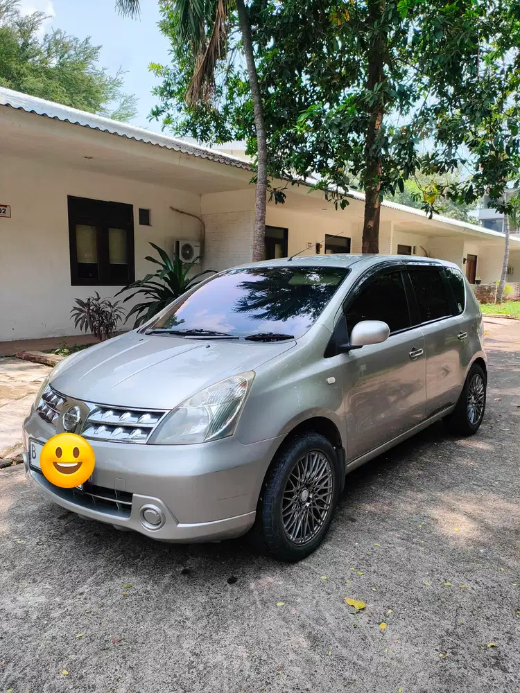 Nissan Livina 2010 Bensin