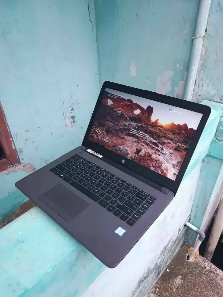 Laptop Hp 240 G6
Spesifikasi: