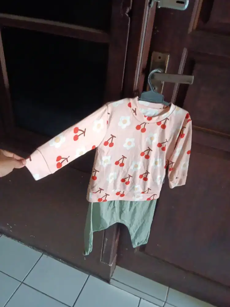 Jual Baju anak perempuan merek MOOI one set atasan & celana,katun 100%