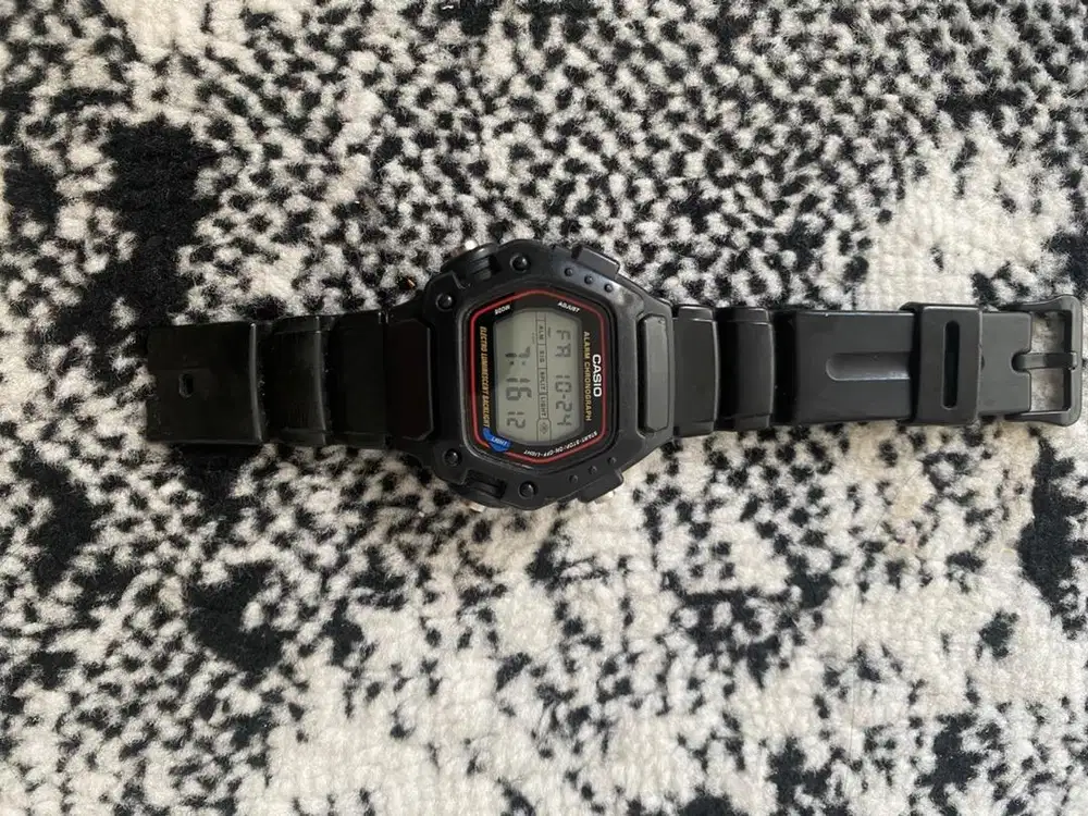 Jam tangan Casio DW 290