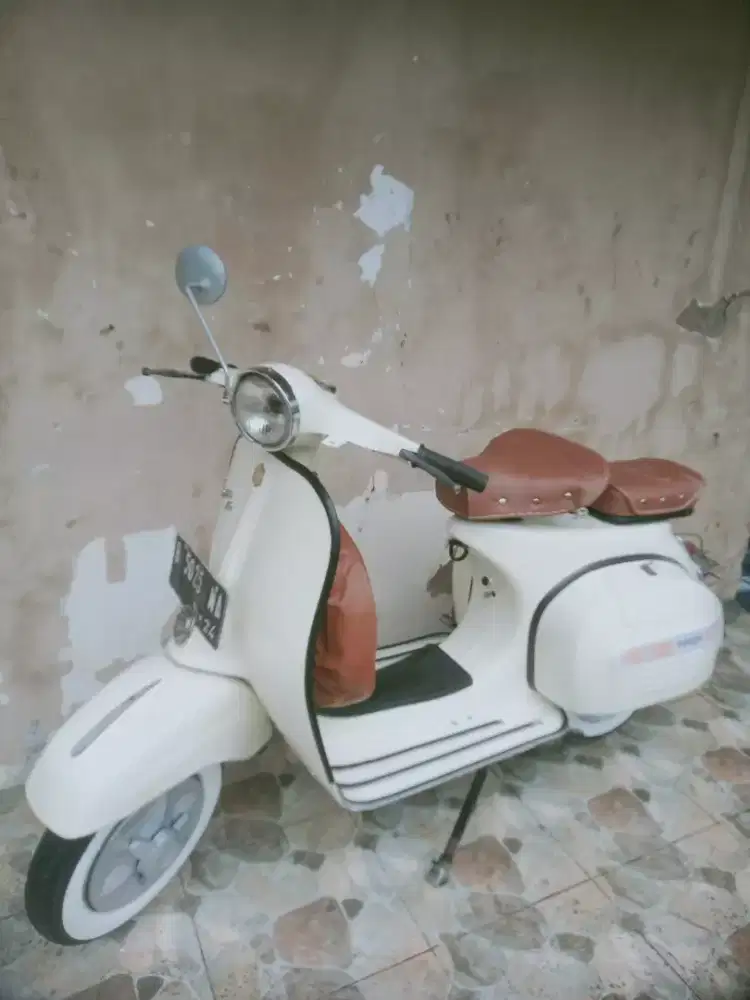Vespa putih cantik 1975
