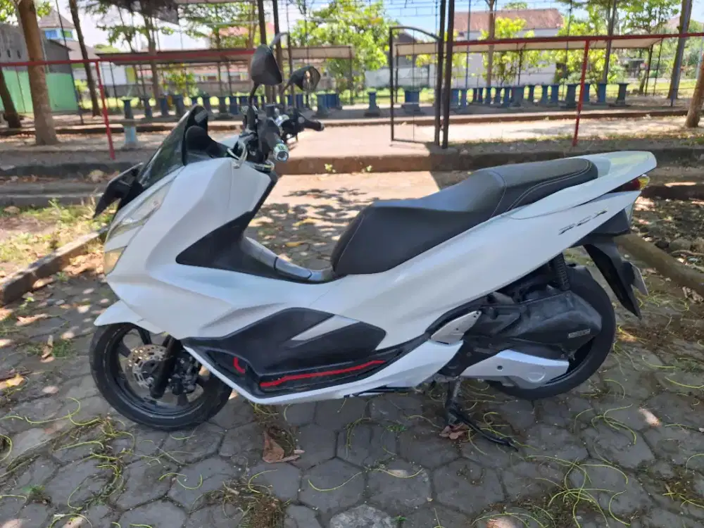 Pcx 2018 pajak baru habis servis bisa cash/kredit syariah TERMURAH