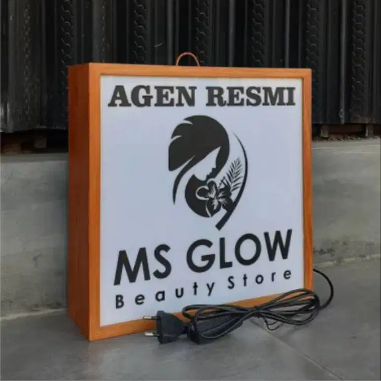 Pembuatan neon box service papan nama toko bongkar pasang reklame Solo