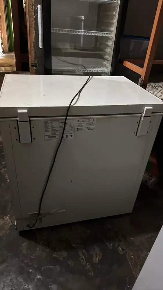 Di jual frezer RSA 210 liter